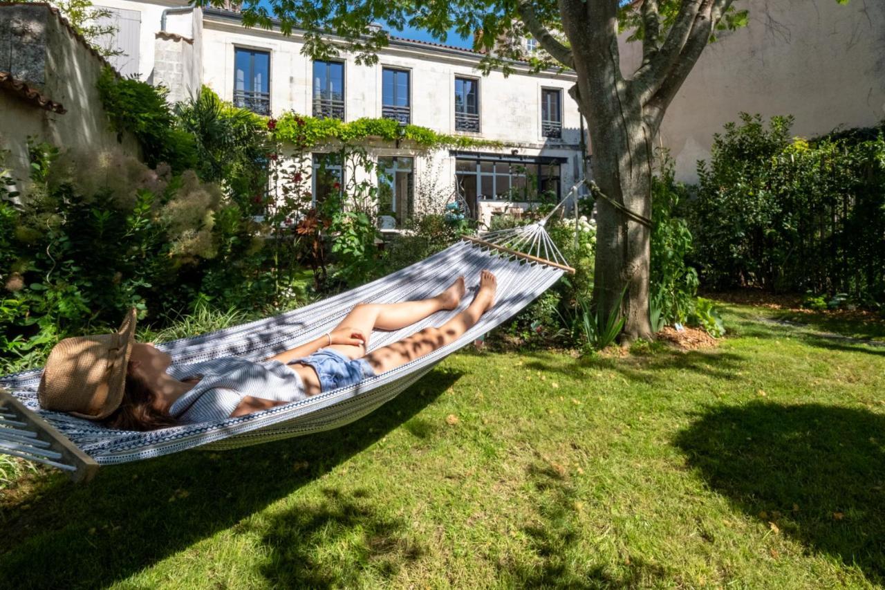 Escale Rochelaise, Gite Urbain Avec Spa Bain Nordique Et Sauna Tonneau La Rochelle  Dış mekan fotoğraf